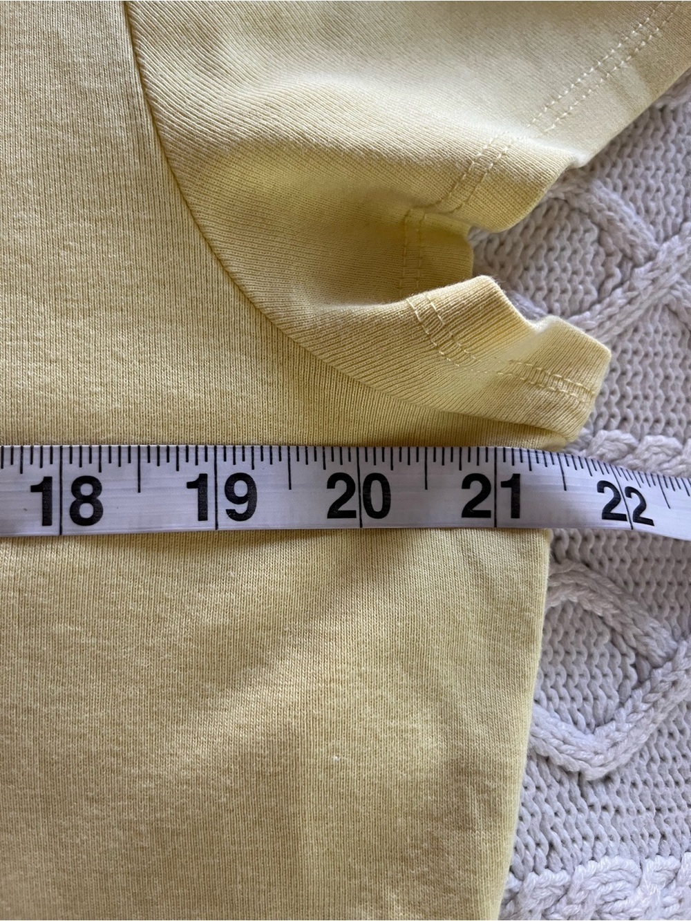 Butter Cream Yellow Short Sleeve Top with Neckline Detail Size XL - Picture 10 of 11